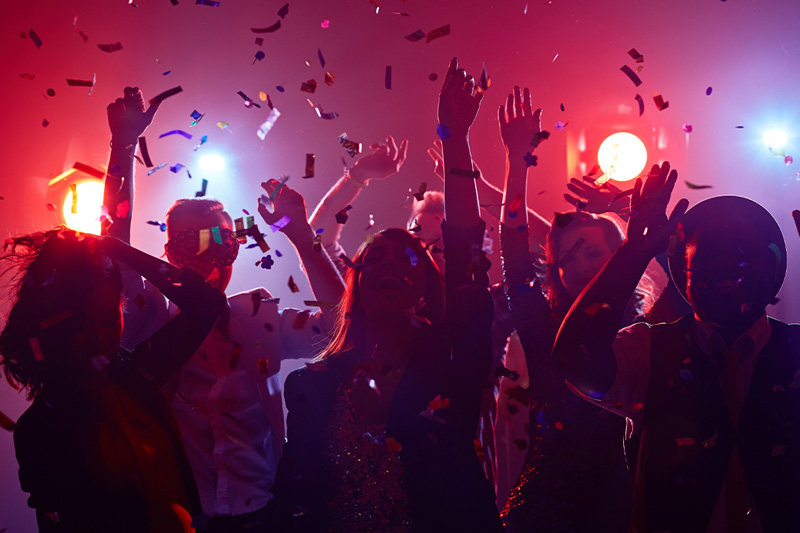 Enjoy a Tribute to Elton John on New Year’s Eve at Sparkling Hill